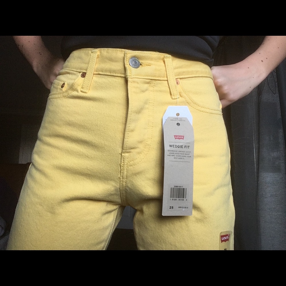 yellow wedgie fit levi’s